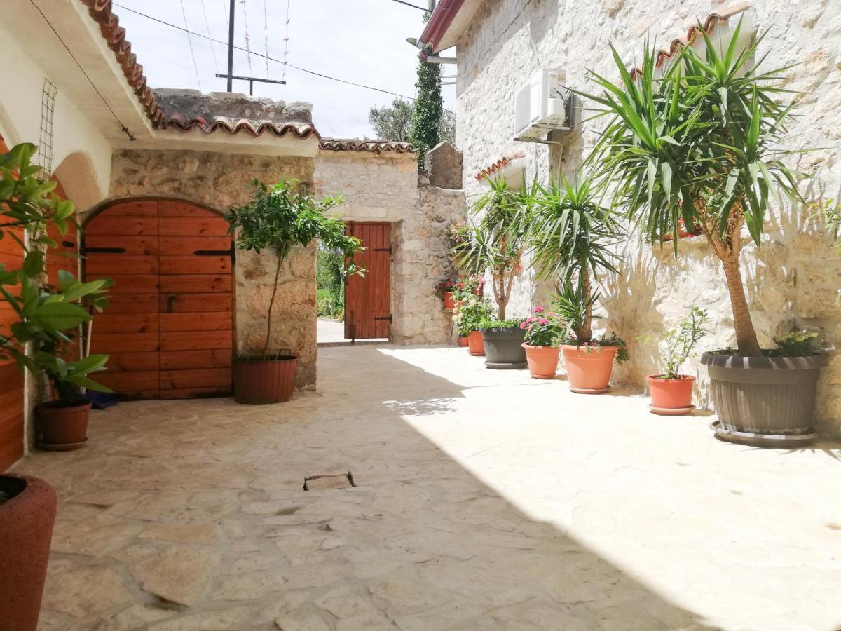 Apartments Branko Stari Grad Kültér fotó