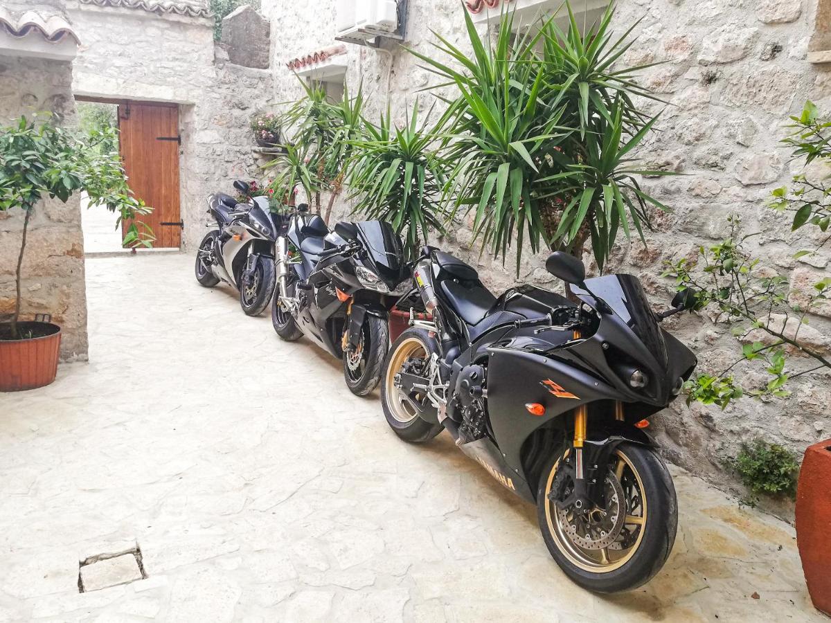 Apartments Branko Stari Grad Kültér fotó